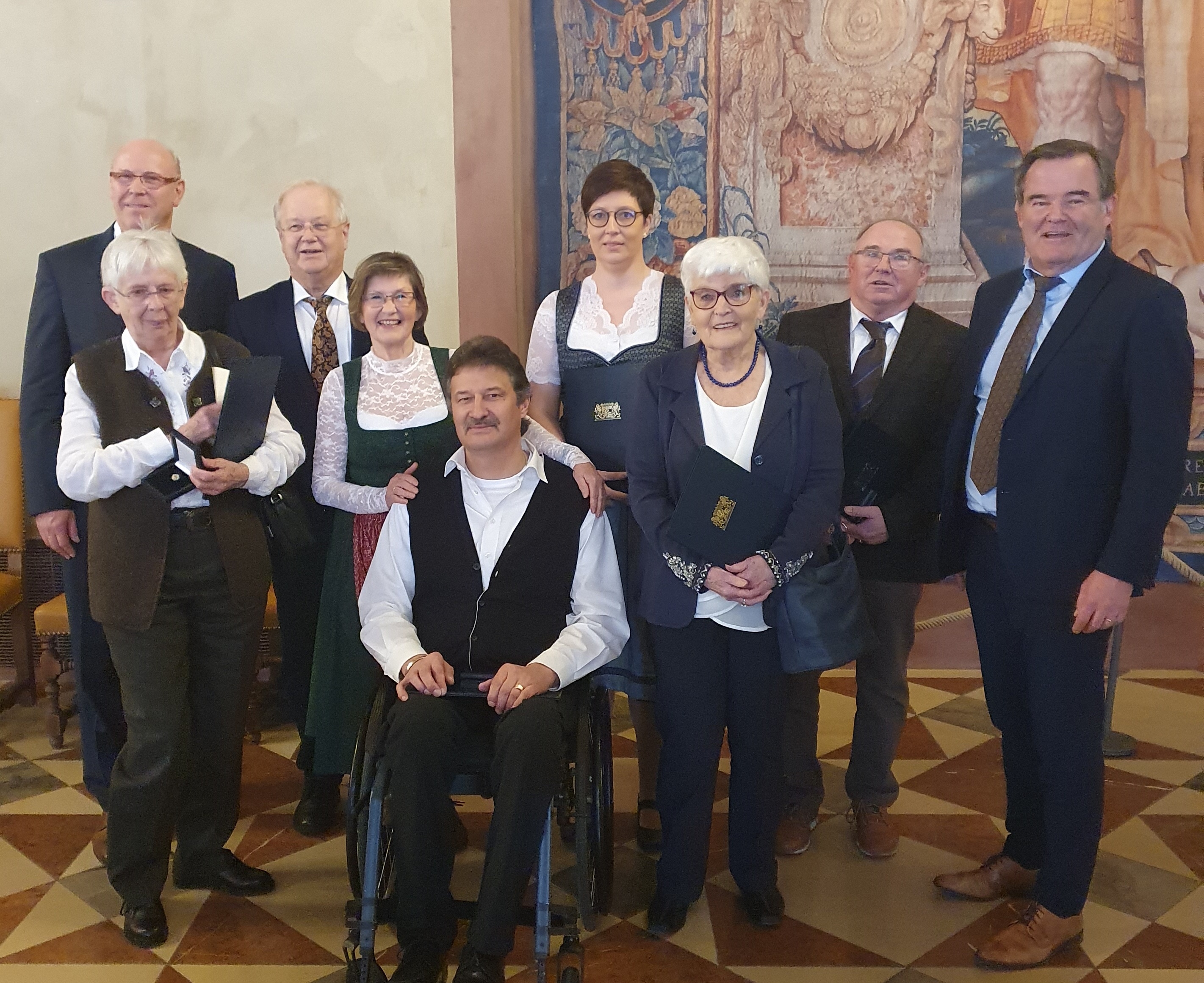 Ministerpräsident Söder verleiht Ehrenzeichen an acht Landkreisbürger