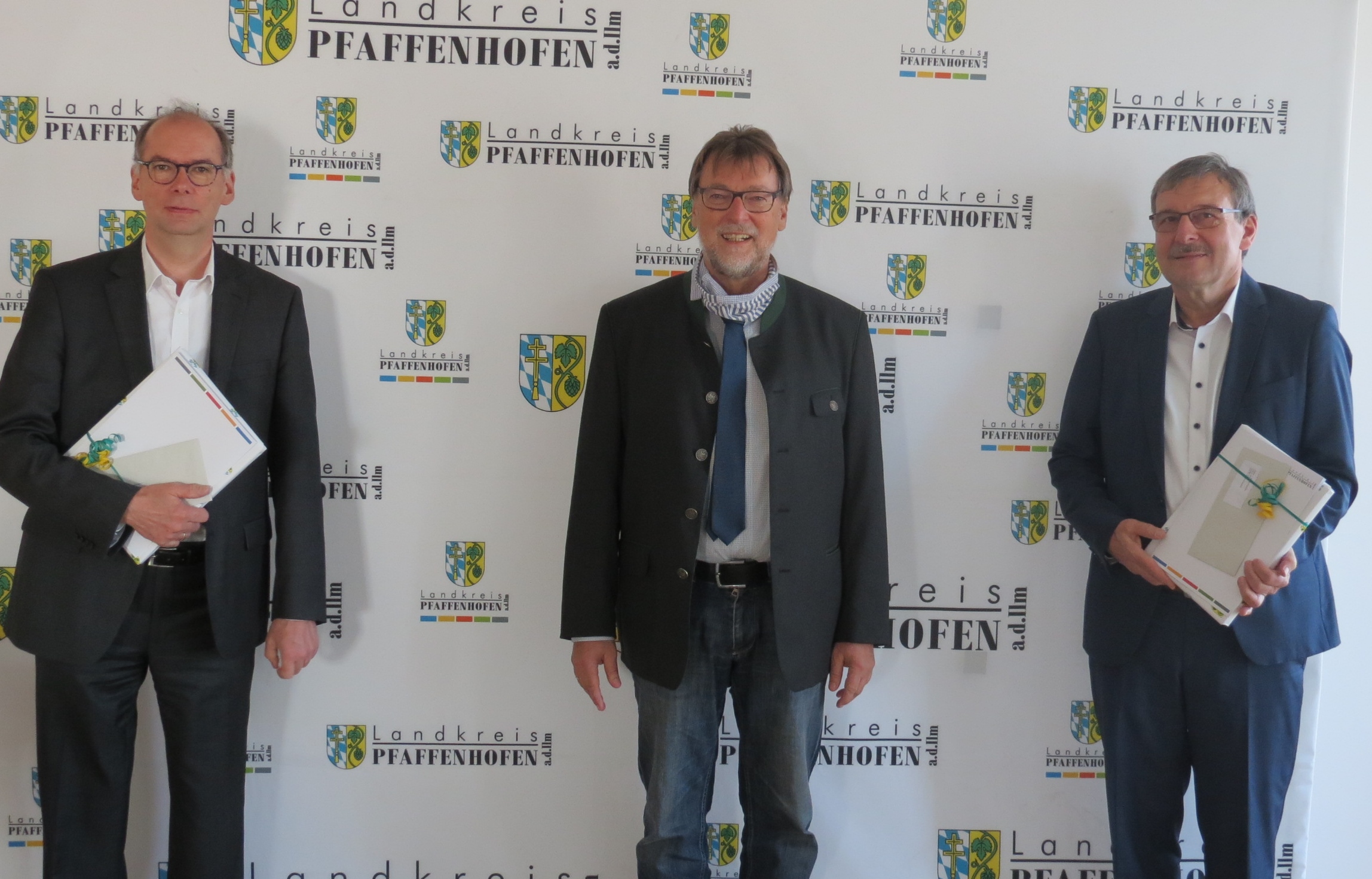 v.l.n.r.: Bürgermeister Peter Keck, Landrat Martin Wolf und Bürgermeister Hans Wojta