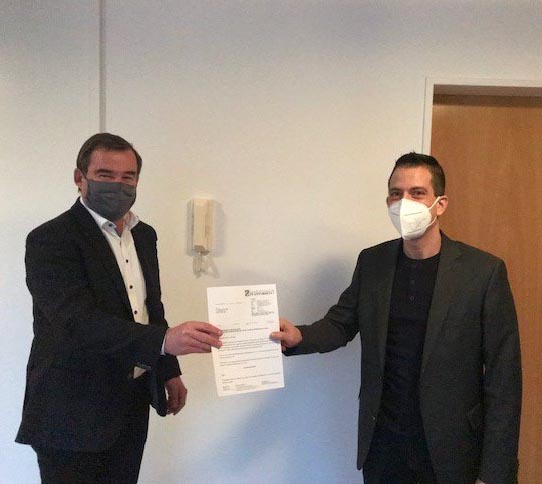Für den Landkreis Pfaffenhofen hat Landrat Albert Gürtner (li.) jetzt Dr. Stefan Skoruppa (re.) zum „koordinierenden Arzt“ im Rahmen der Bewältigung der Corona-Pandemie bestellt.