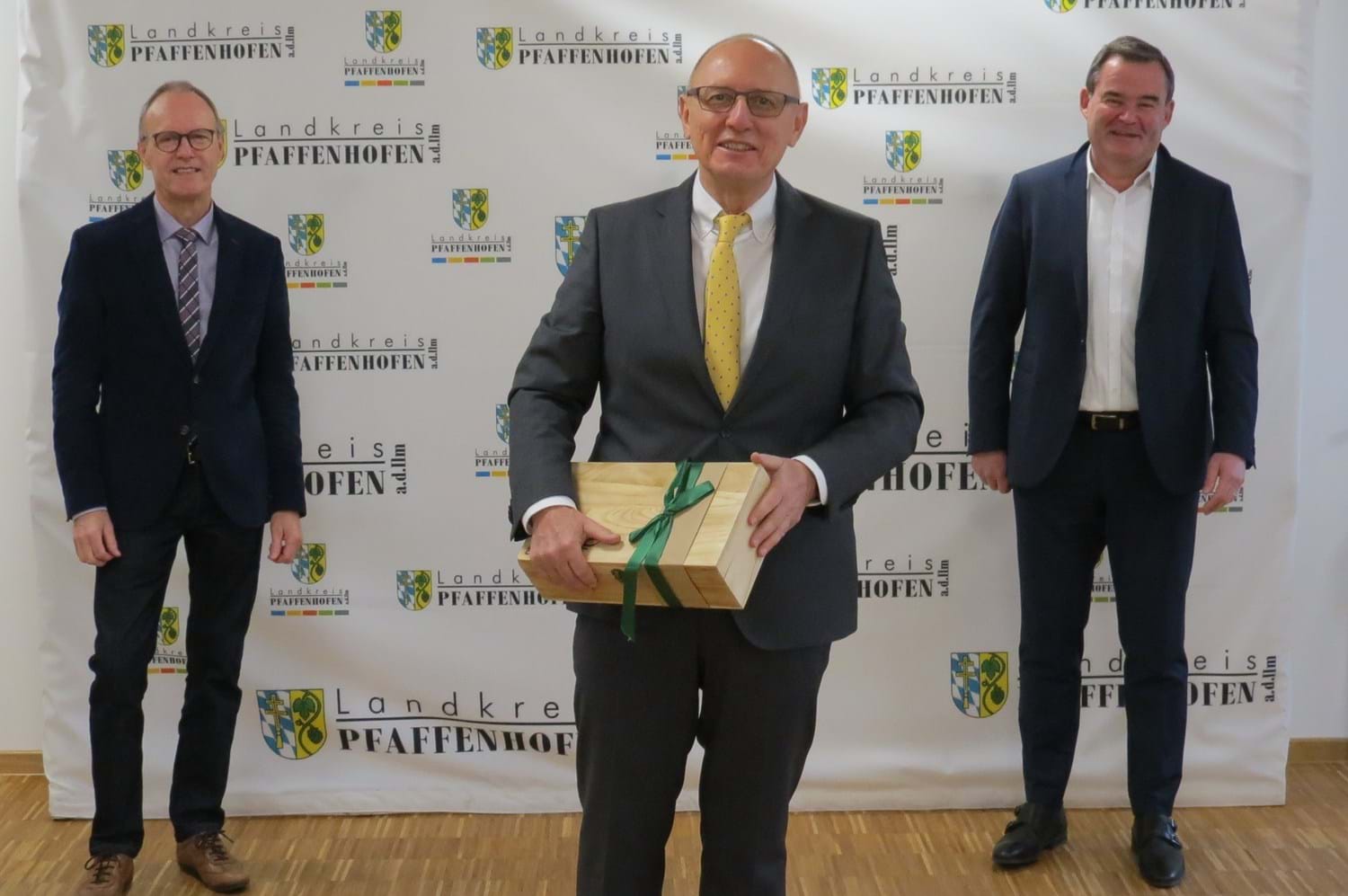 sie sucht ihn pfaffenhofen