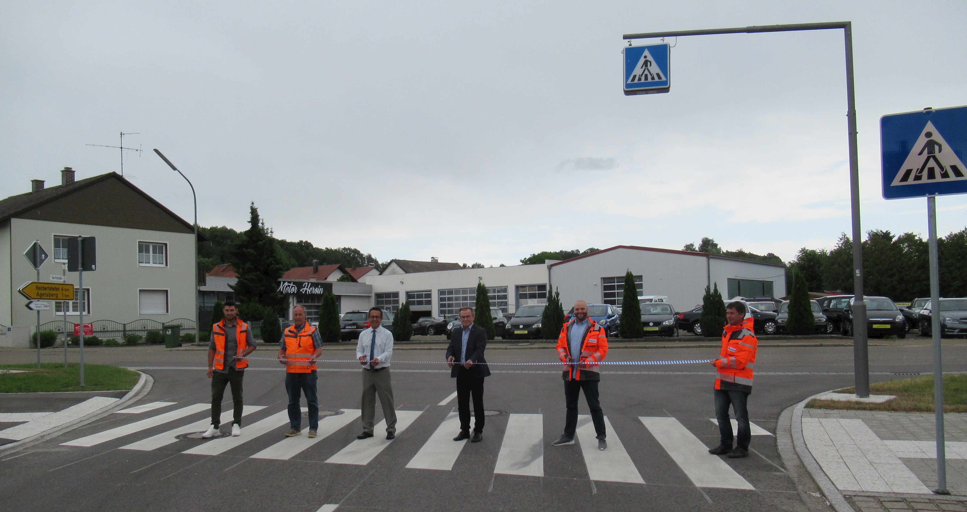 v.l.n.r. Lukas Stengl, Heinz Hoferer (beide WipflerPLAN), Bürgermeister Michael Franken, Stellvertreter des Landrats Karl Huber, Andreas Krimm und Martin Reis (beide Tiefbauverwaltung Landkreis)