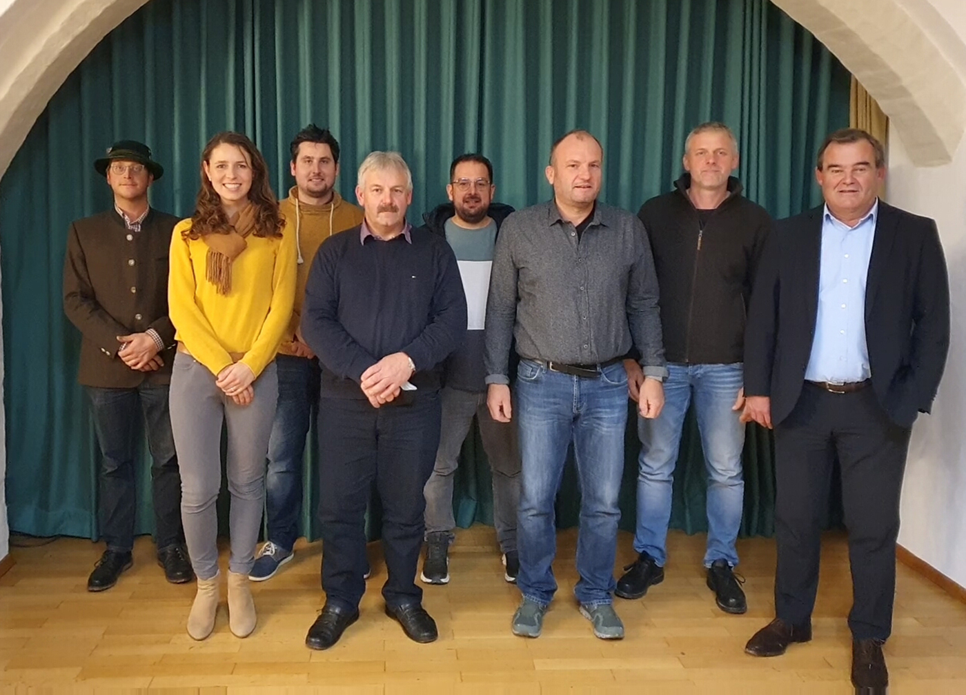 Landrat Albert Gürtner, Michael Weichselbaumer, Georg Pichlmaier, Nico Hirsch, Albert Furtmayr, Anton Amann, Katharina Maier und Christoph Kloiber (Andreas Brummer konnte bei dem Termin nicht dabei sein) Landwirtschaftsbeirat 2021
