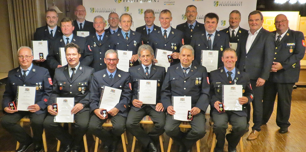 42 Feuerwehrmänner aus dem Norden des Landkreises ausgezeichnet