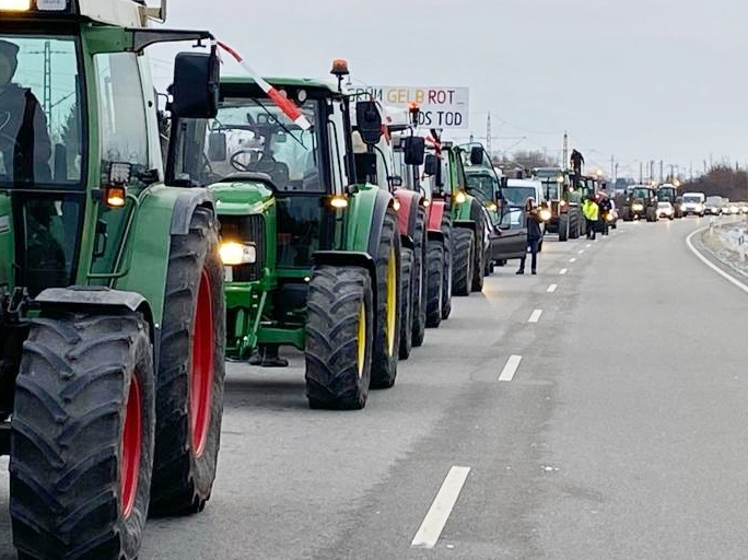 Weitere Protestaktion von Landwirten in Wolnzach, Infostand in PAF