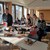 mehrere Personen verpacken Flyer