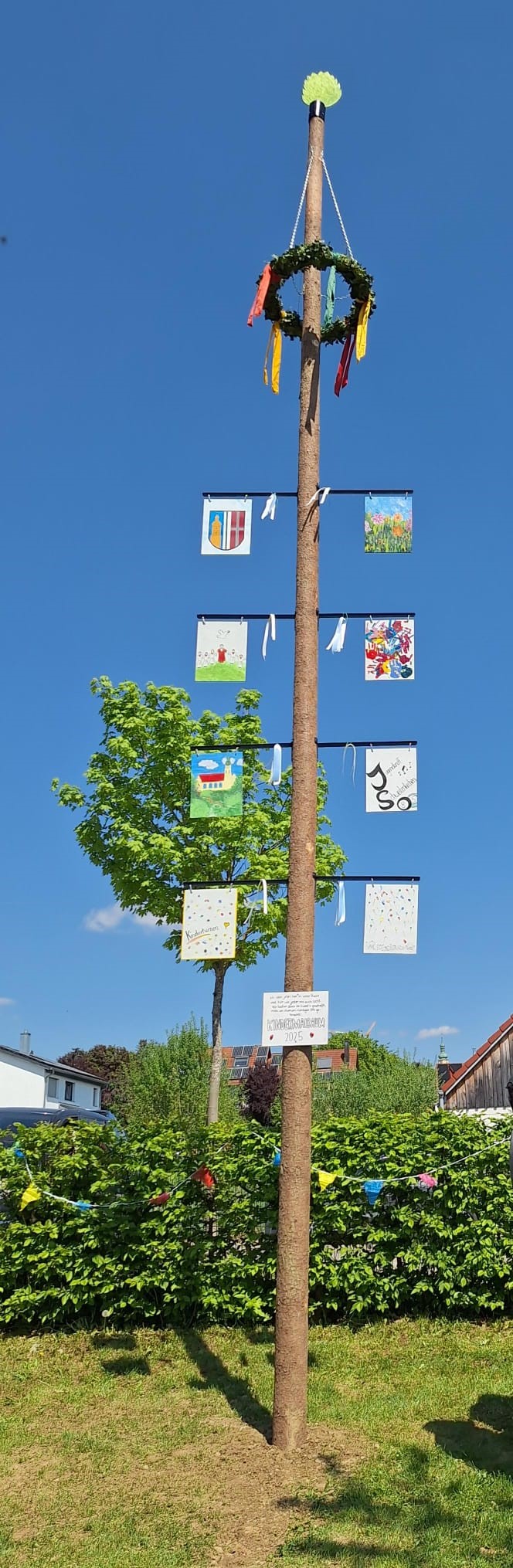 Maibaum Kinderturnen Schweitenkirchen am Spielplatz