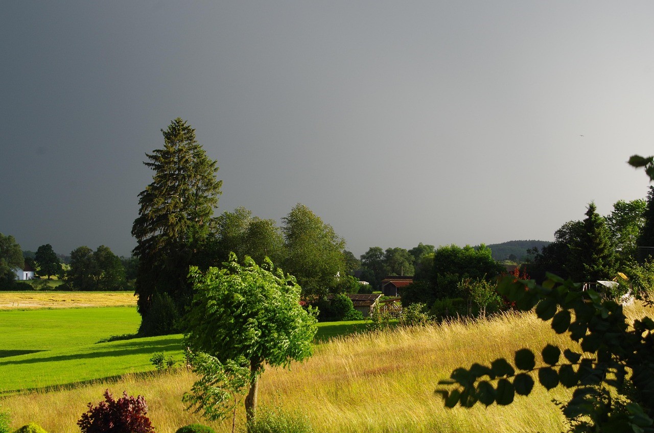 Schwere Unwetter erwartet – LKR ruft Bürger zu Aufmerksamkeit auf