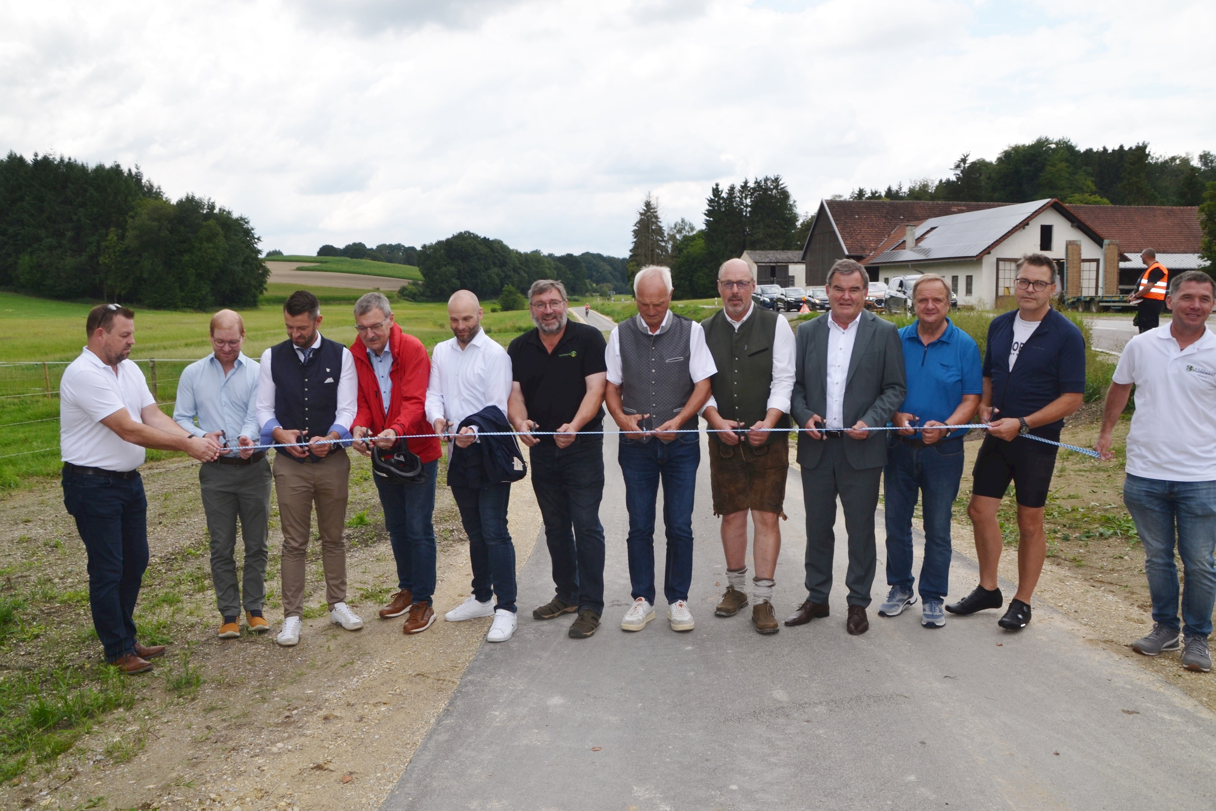 Geh- und Radweg entlang der PAF 06 bei Prambach offiziell eröffnet