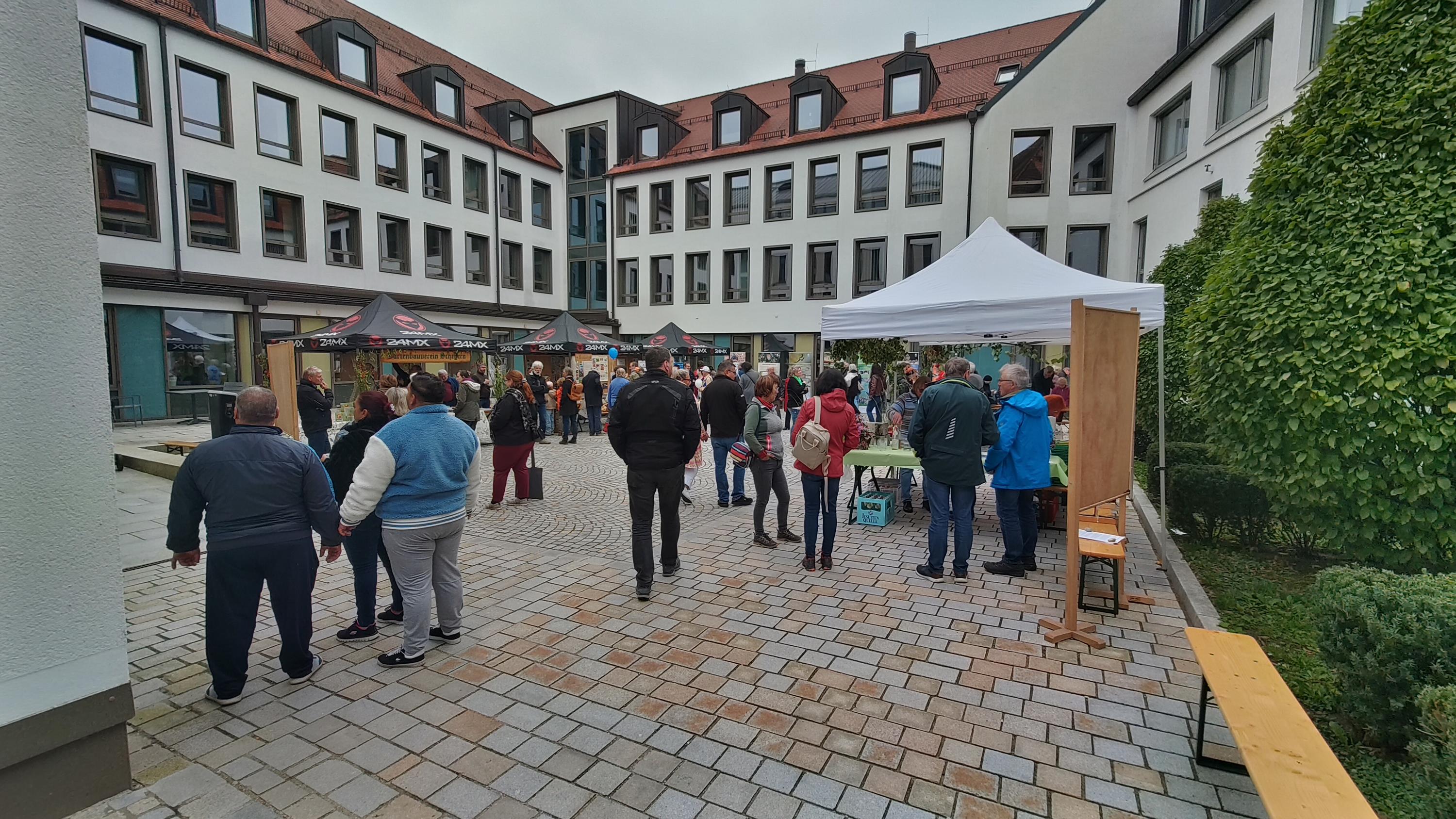Dult in Pfaffenhofen - Tag der Obst- und Gartenbauvereine