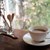 Kaffeetasse auf dem Esszimmertisch