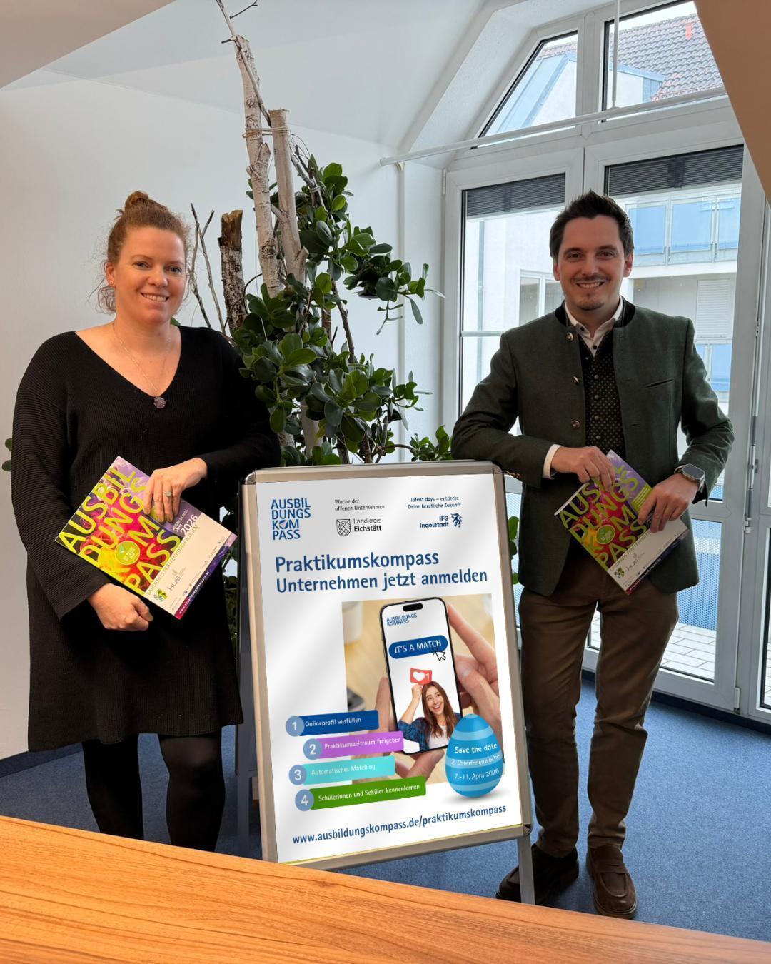 Nadja Freigang und KUS-Vorstand Johannes Hofner