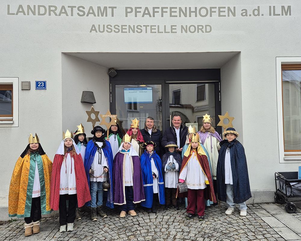 Sternsinger  besuchten Landrat Gürtner in Vohburg