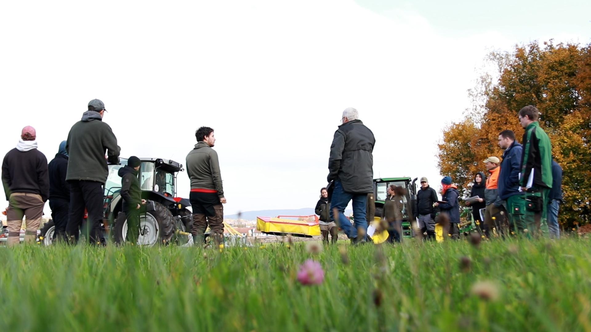 Vorstellung verschiedener Mähtechniken bei der Landschaftspflege