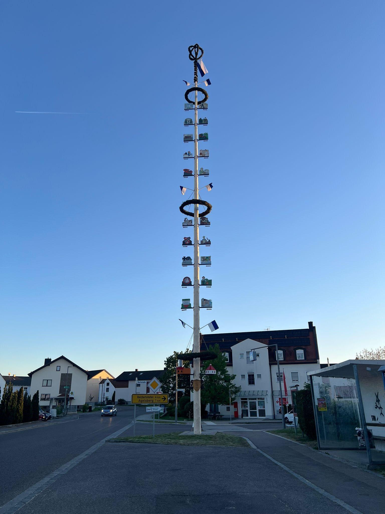 ein Maibaum