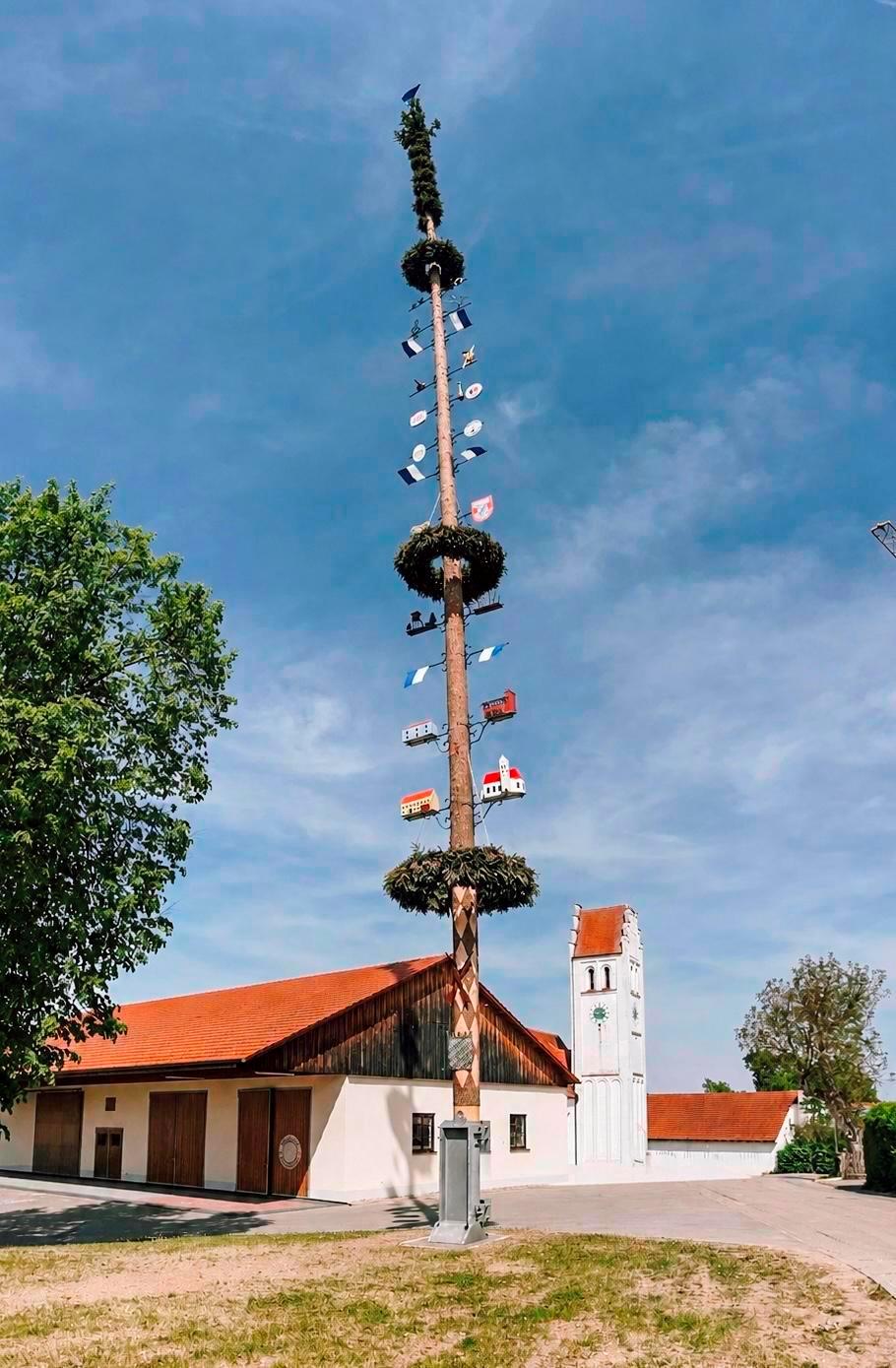 ein Maibaum