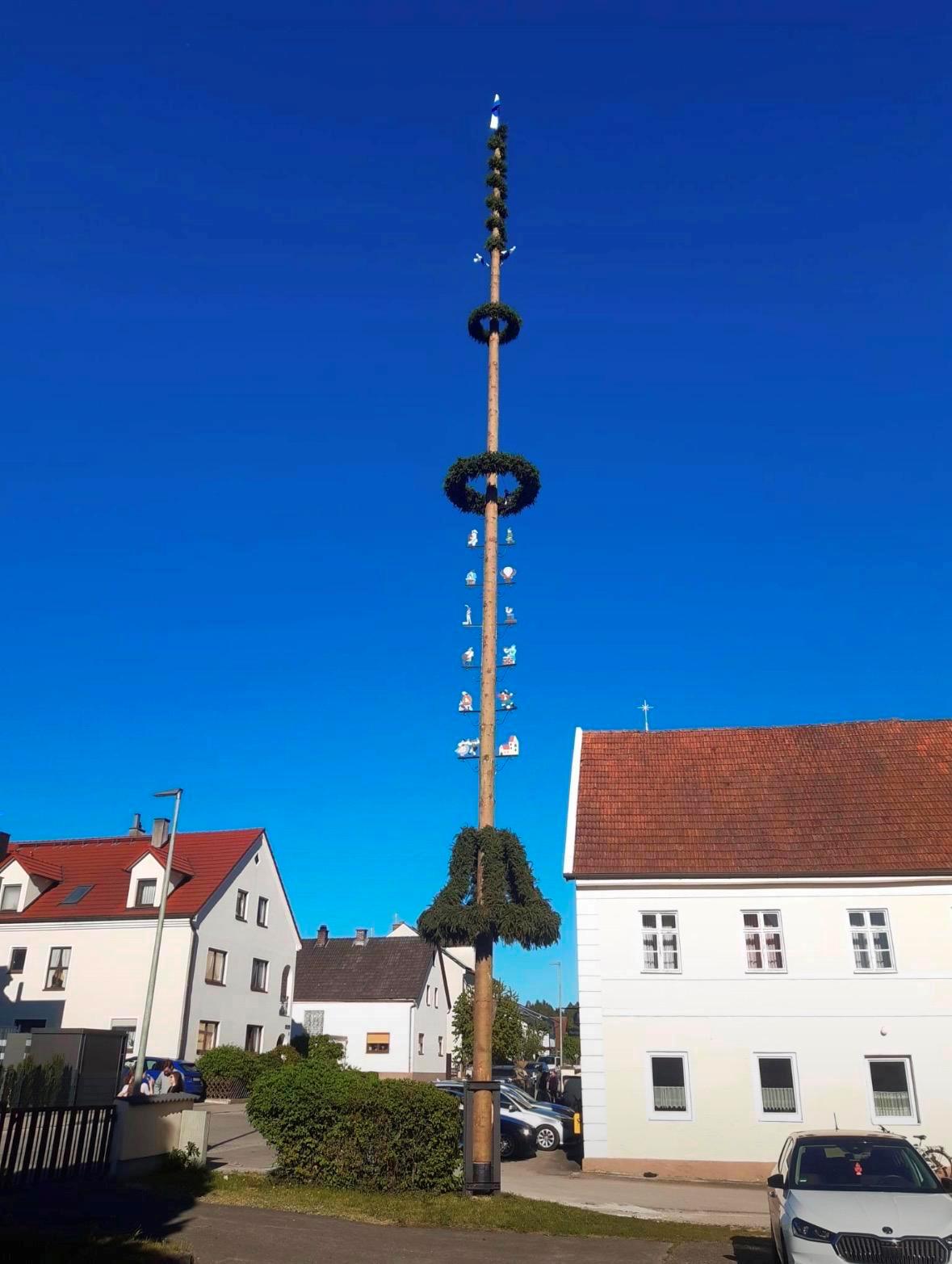 ein Maibaum
