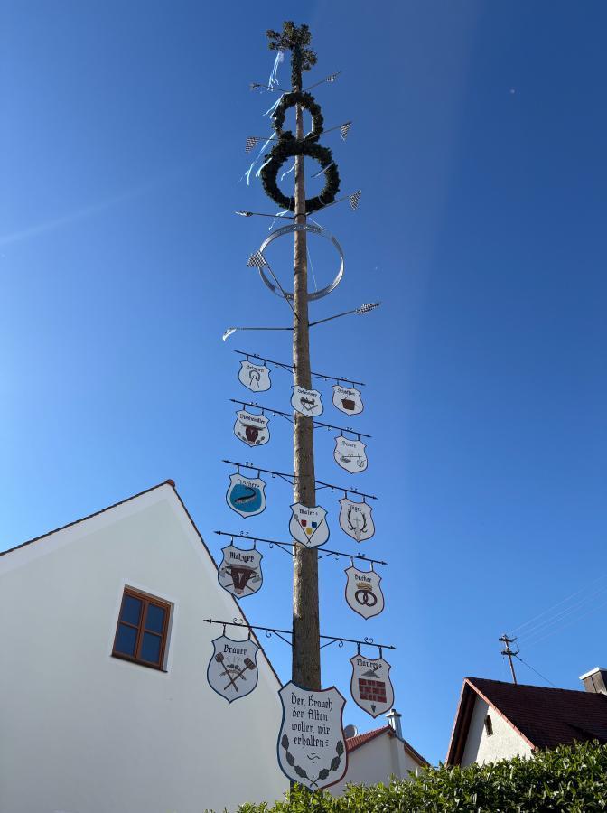 ein Maibaum