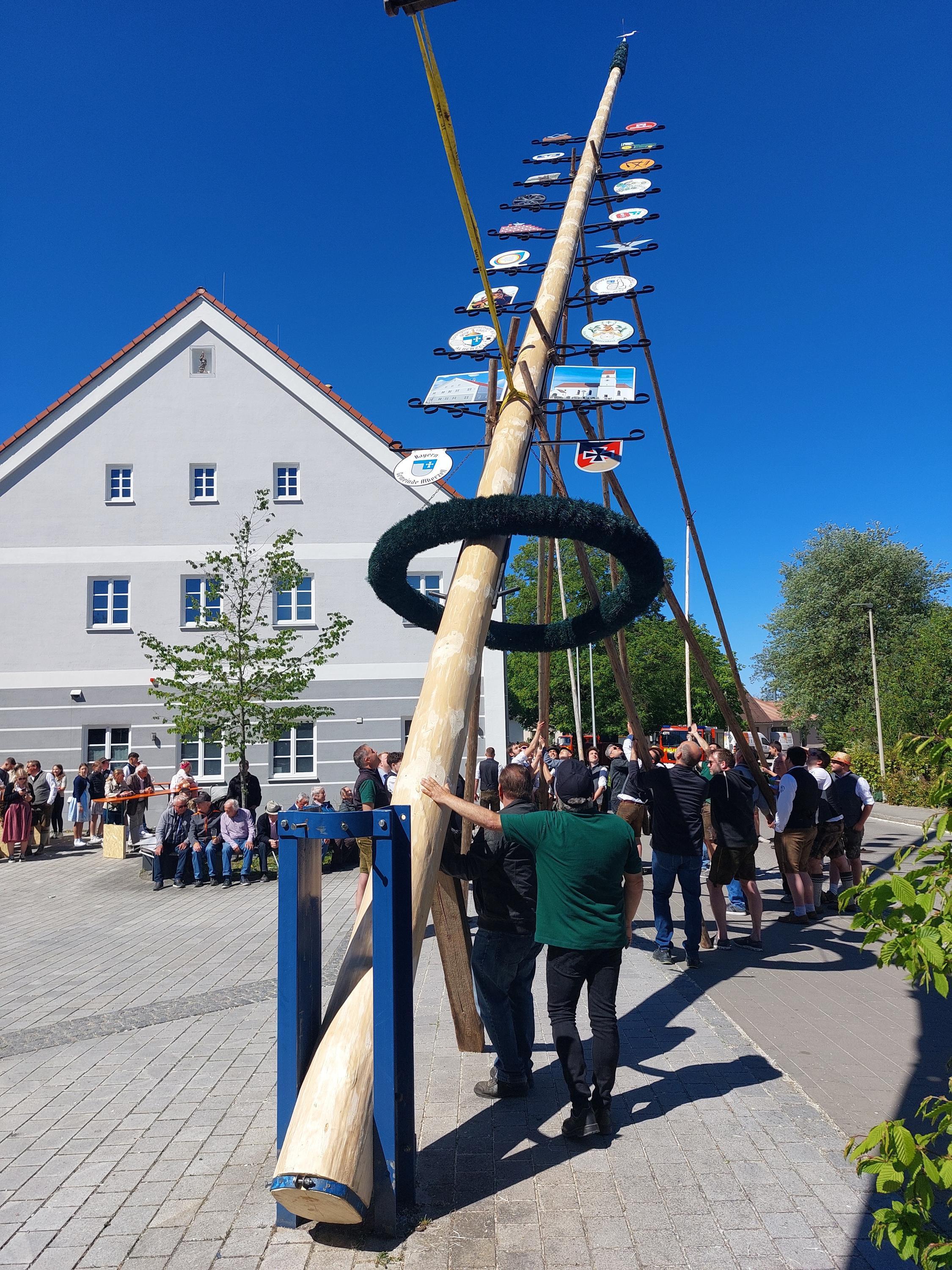 ein Maibaum