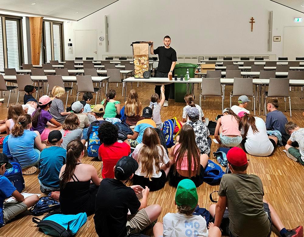 Besuch  der Schulklassen im Landratsamt von der Grundschule Rohrbach