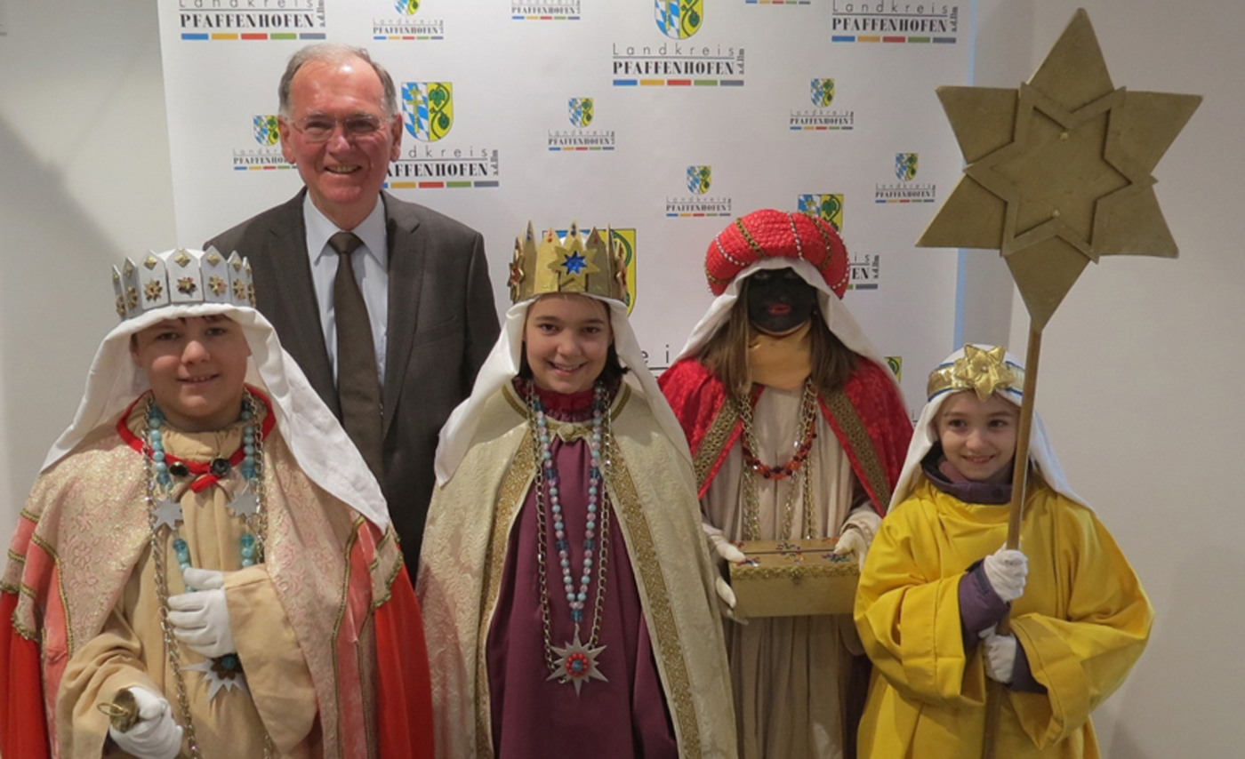 Sternsinger besuchten den Landrat