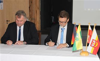 Unterzeichnung neuer Partnerschaftsvertrag Tarnow