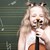 Blondes Mädchen mit Violine