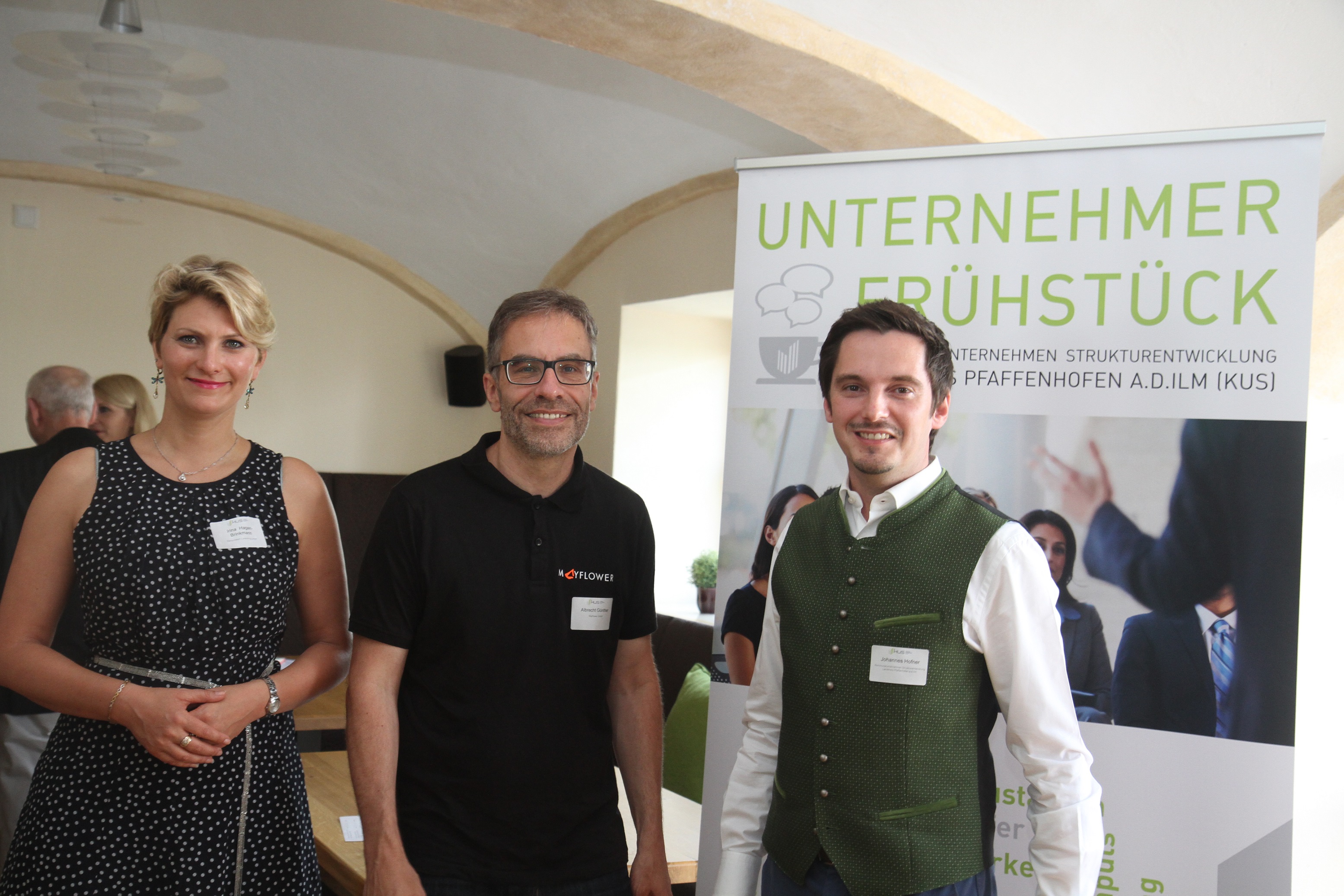 Irina Hagen, Albrecht Günther und Johannes Hofner (v.l.) freuten sich auf den aktiven Dialog beim KUS-Unternehmerfrühstück. Leider haben wir keinen Alternativtext zu diesem Bild, aber wir arbeiten daran.