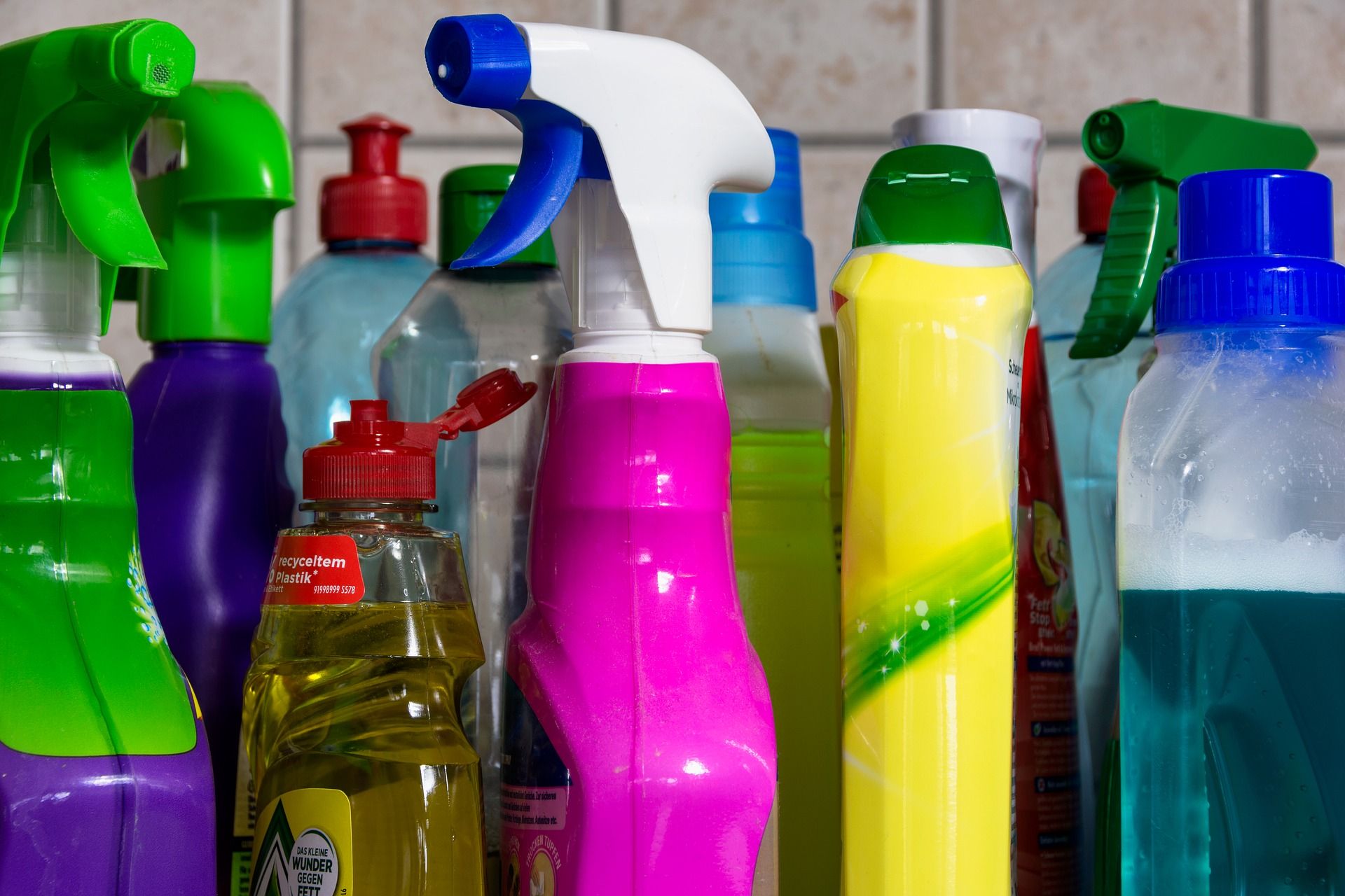 Anregungen und Tipps für ein plastikfreies Leben: Plastikfrei Putzen mit Essig