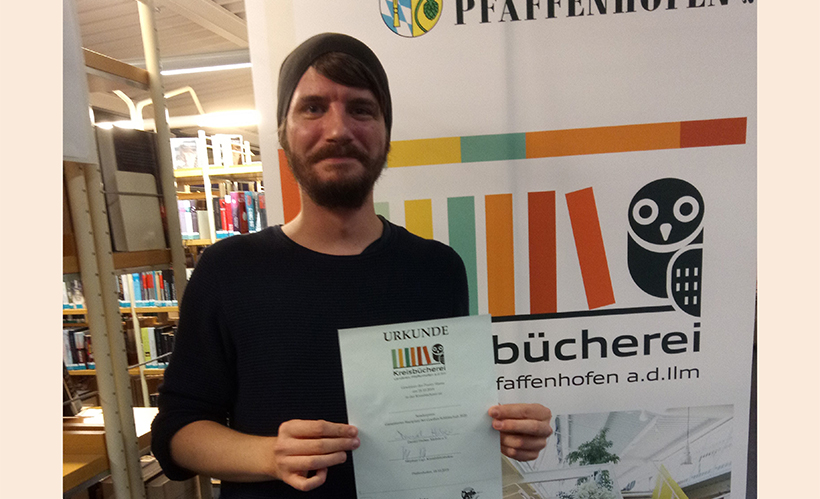 Steven gewinnt den Poetry Slam in der Kreisbücherei